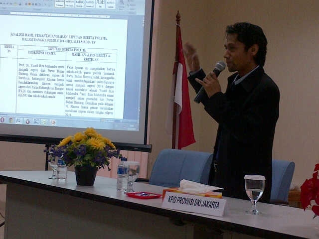 Presentasi Koordinator Riset Kerjasama  KPID DKI Jakarta dengan Communication Department Binus University