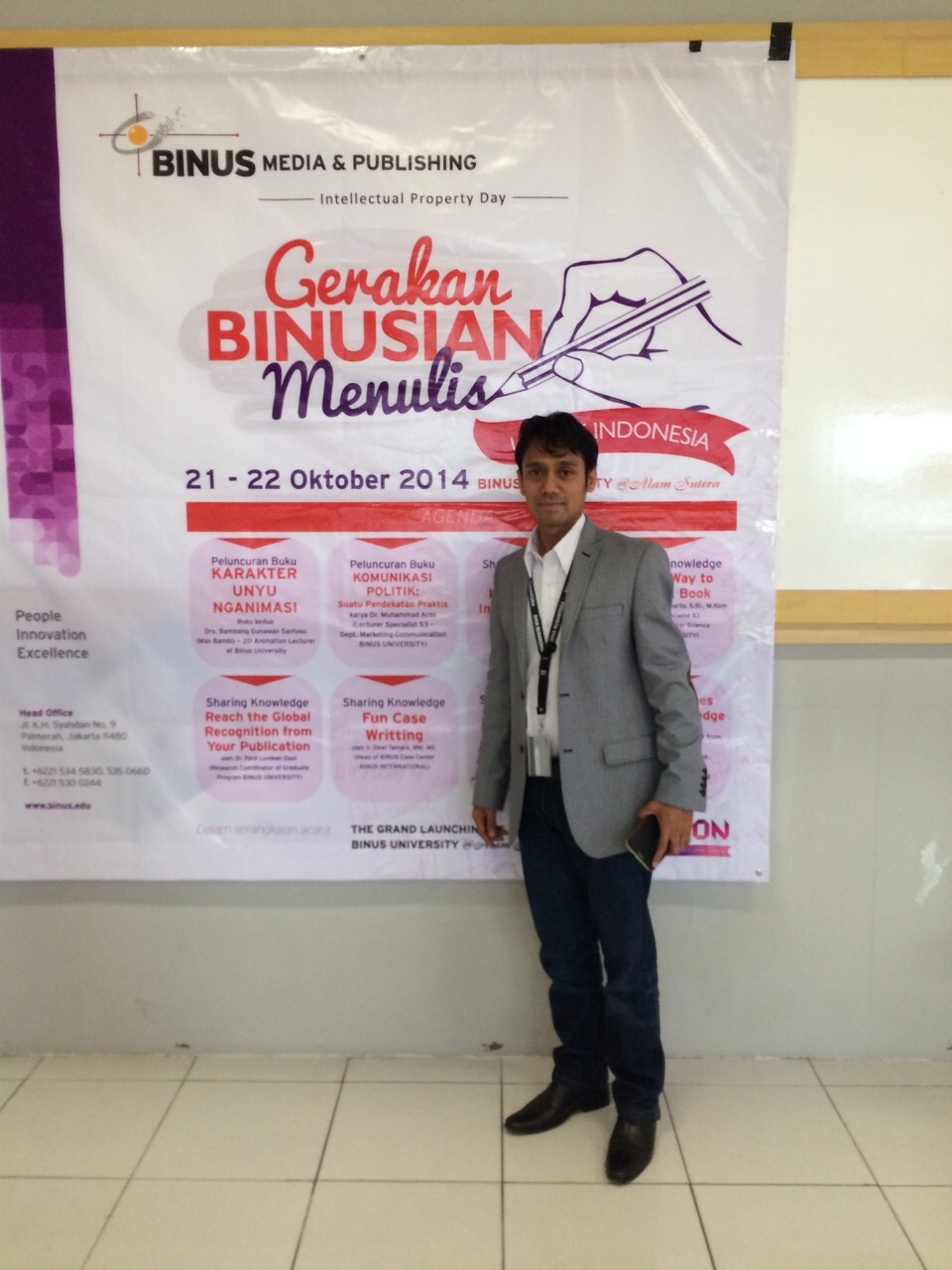 Bedah buku Komunikasi politik suatu Pendekatan Praktis oleh Dr. Muhammad Aras, S.Pd., M.Si bersama Prof. Dr. Anwar Arifin di Kampus BINUS Alam Sutera
